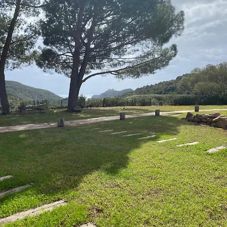 Отель Coralli *